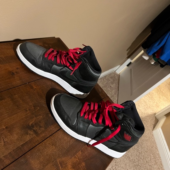 Jordan 1 black gym red - Picture 2 of 3